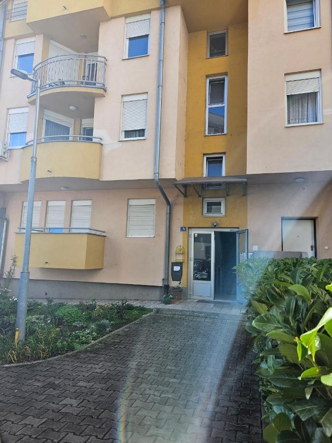 Apartman Lollita Banyaluka Dış mekan fotoğraf